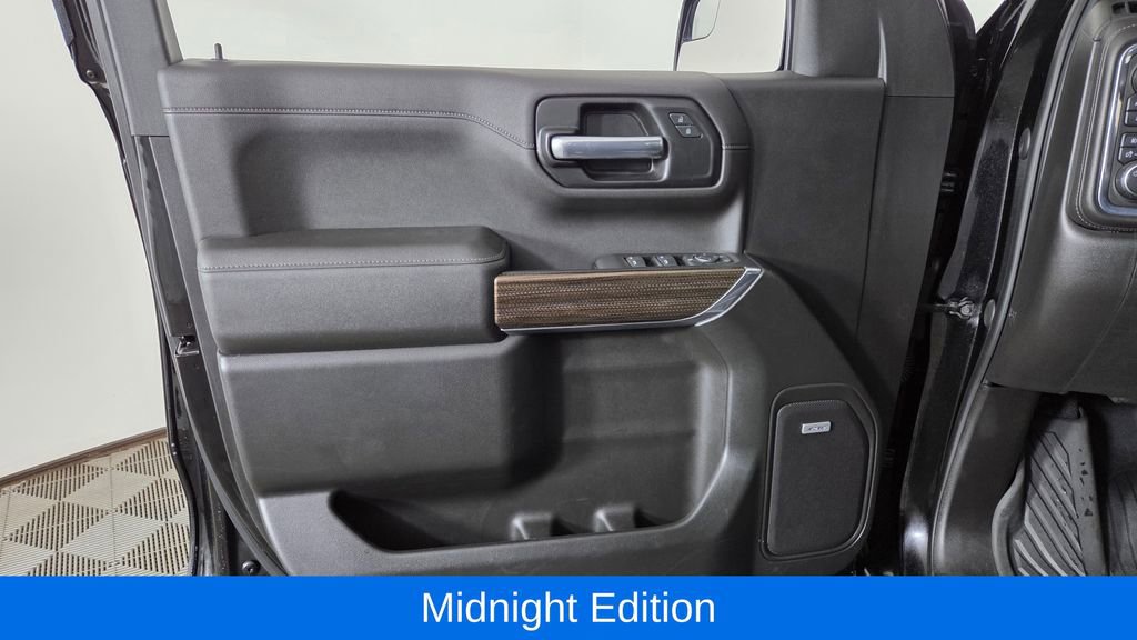 Used 2020 Chevrolet Silverado 1500 LT Trail Boss w/ Midnight Edition image 13