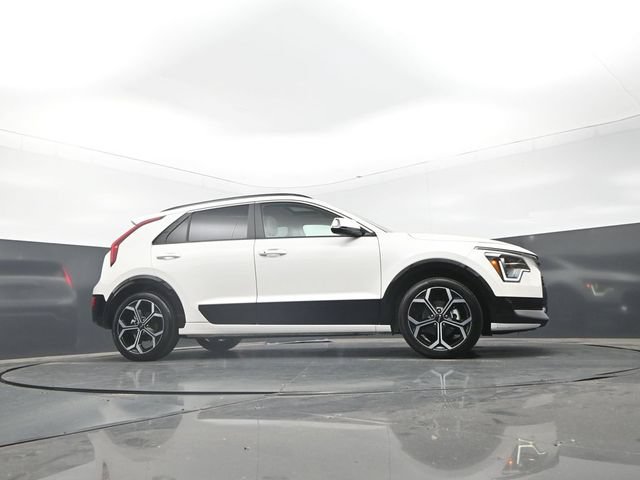 Used 2024 Kia Niro EX Touring FWD image 28