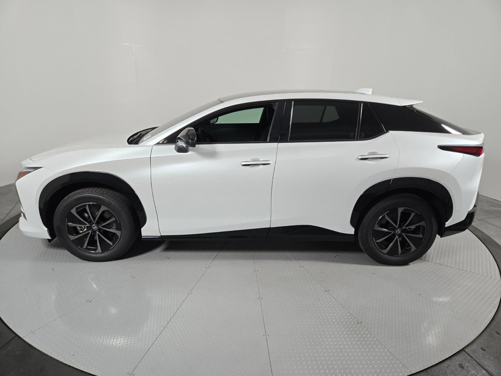Used 2026 Lexus RZ 350e 2WD w/ Technology Package image 31