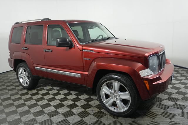 Used 2012 Jeep Liberty Limited Jet w/ Comfort/Convenience Group AWD/4WD image 2