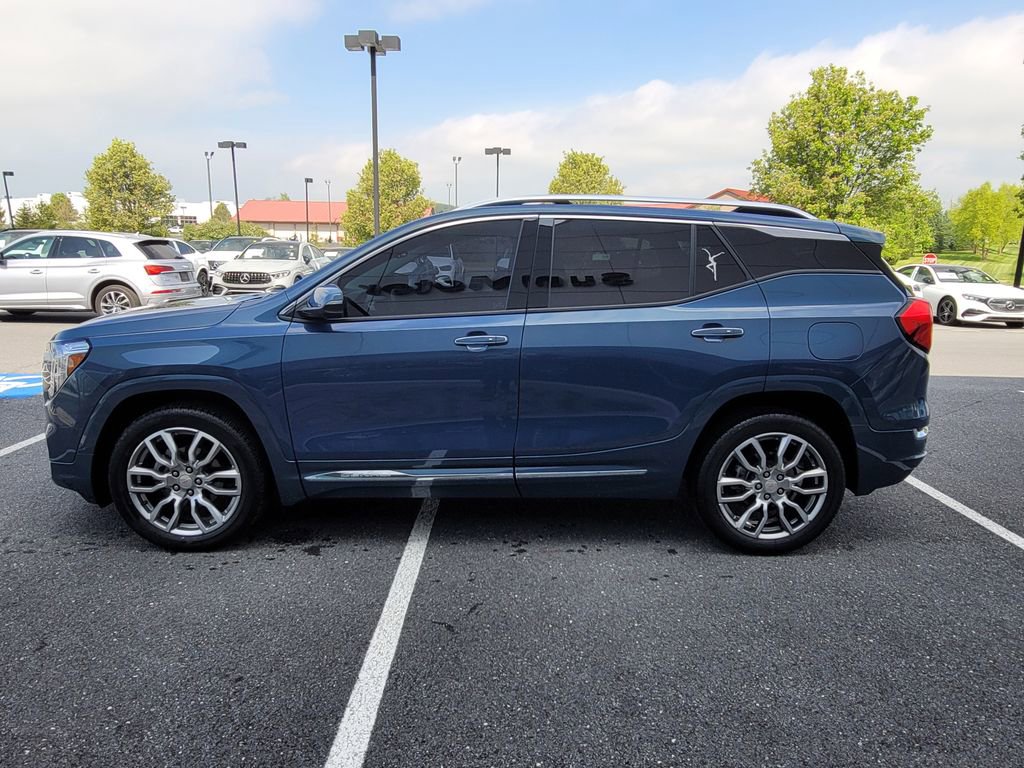 Used 2024 GMC Terrain Denali w/ Denali Premium Package image 8