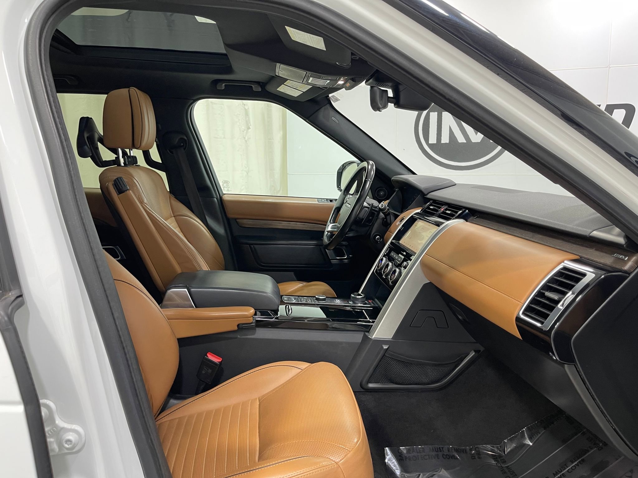 Used 2018 Land Rover Discovery HSE Luxury AWD/4WD image 34