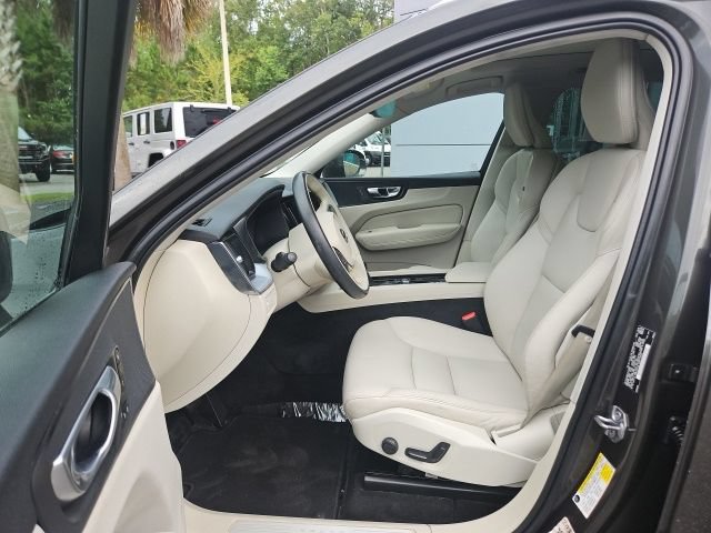 Used 2020 Volvo XC60 T5 Momentum FWD image 15