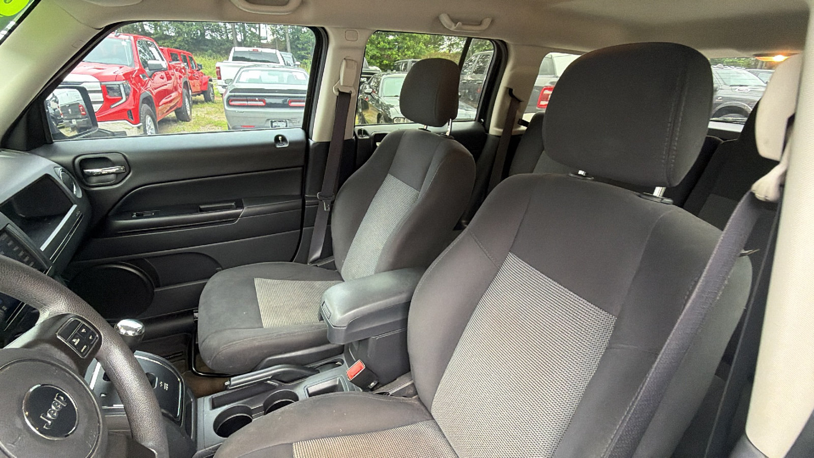 Used 2016 Jeep Patriot Sport w/ Power Value Group FWD image 17