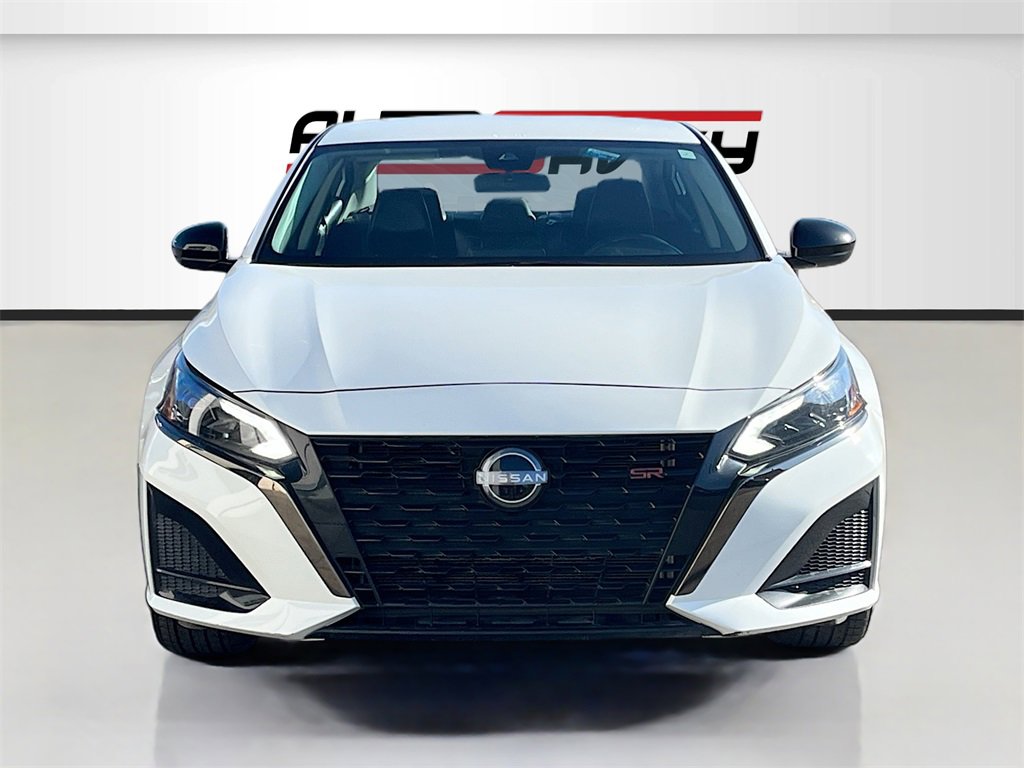 Used 2024 Nissan Altima 2.5 SR image 2