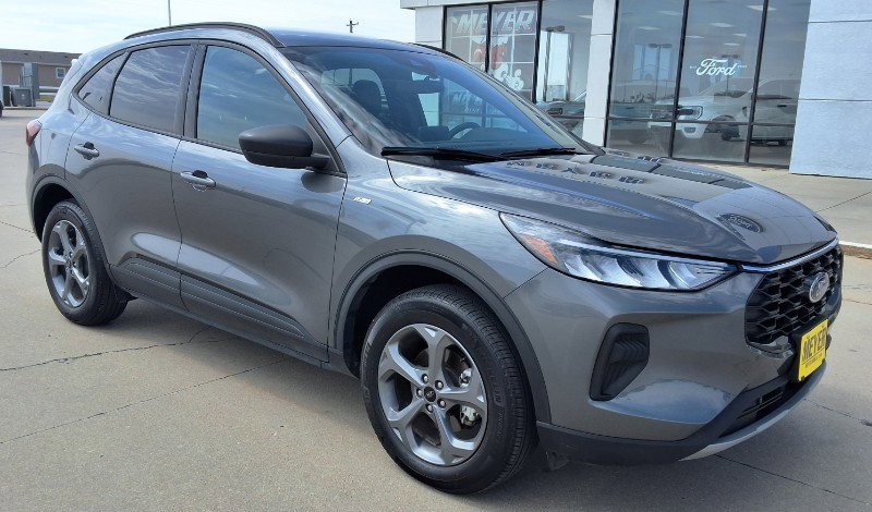 Used 2025 Ford Escape ST-Line AWD/4WD image 2