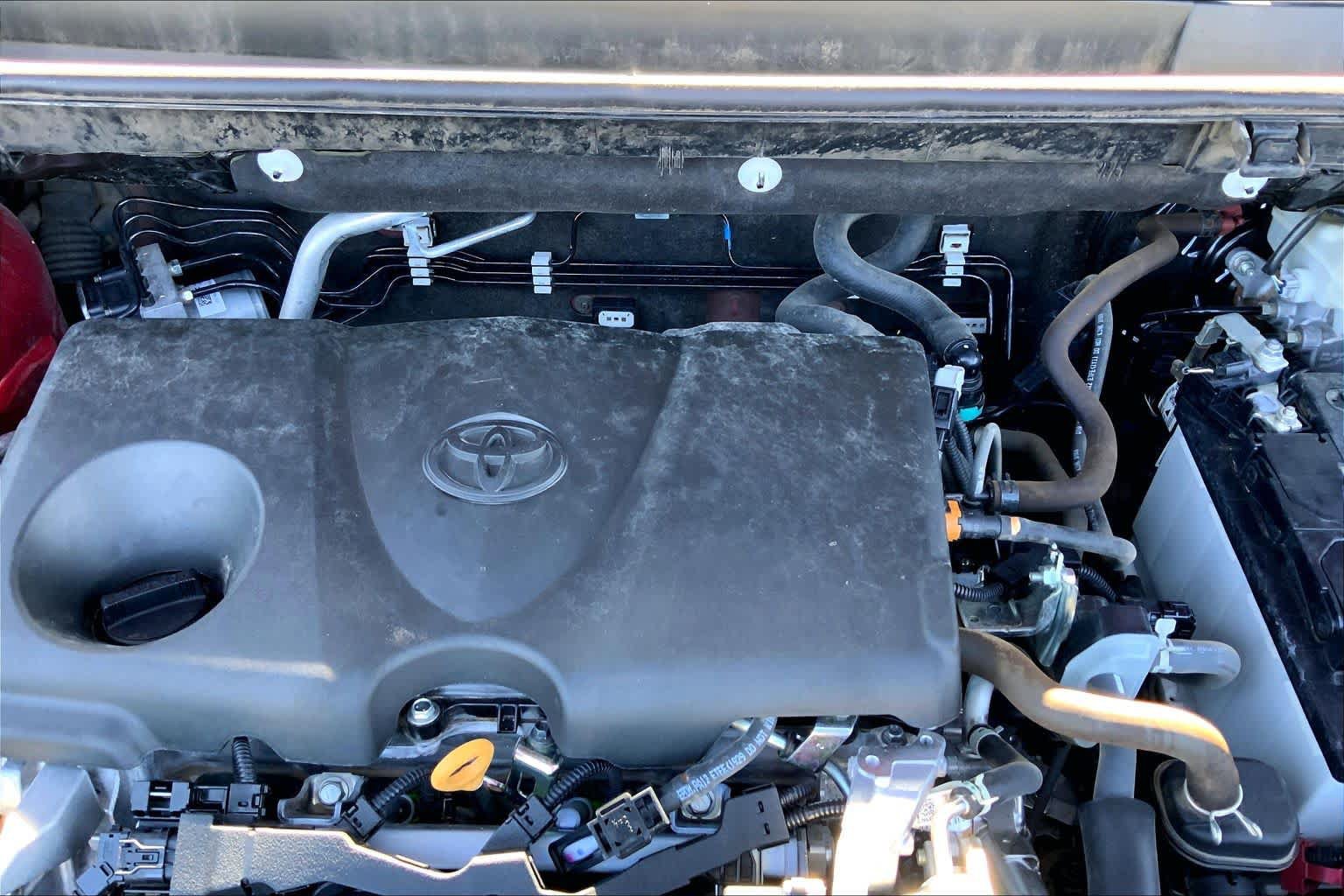 Used 2021 Toyota RAV4 XLE Premium FWD image 32