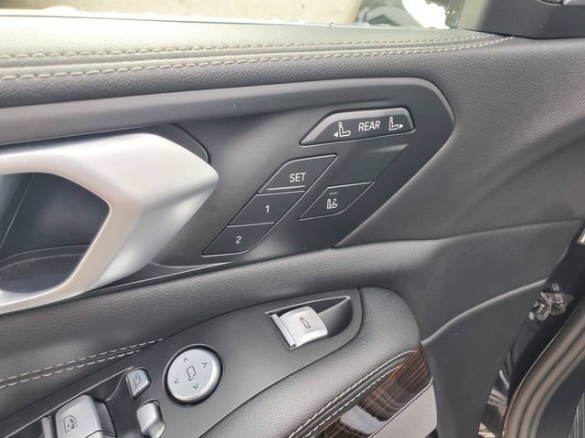 Used 2024 BMW X7 xDrive40i AWD/4WD image 11