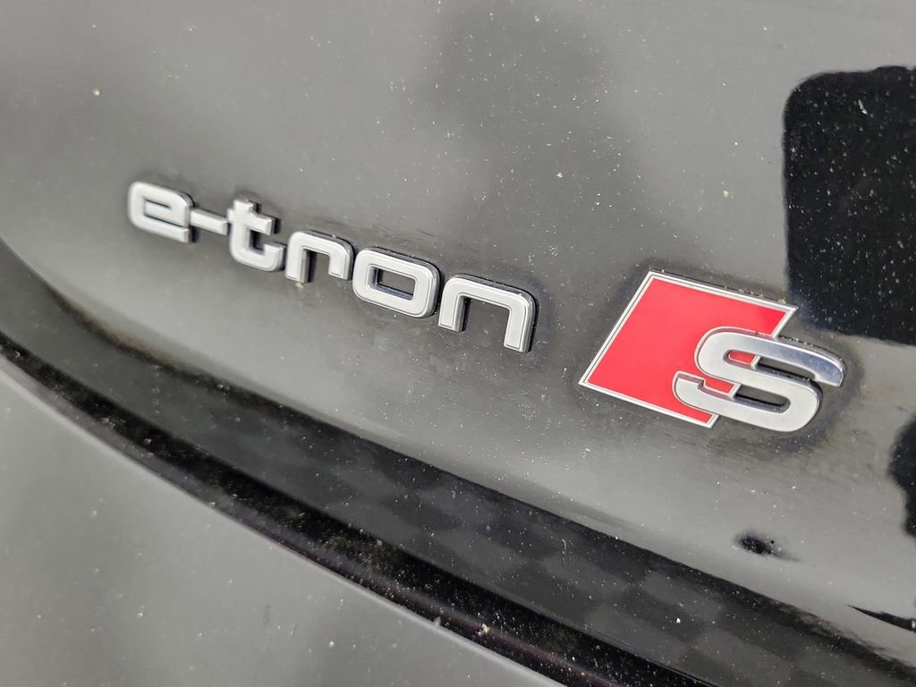 Certified 2023 Audi e-tron S Premium Plus w/ Black Optic Package AWD/4WD image 7