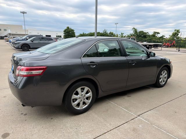 Used 2010 Toyota Camry LE FWD image 5