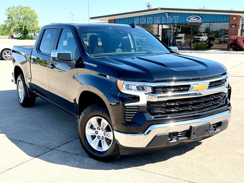 Used 2025 Chevrolet Silverado 1500 LT w/ Work Truck Package AWD/4WD image 2