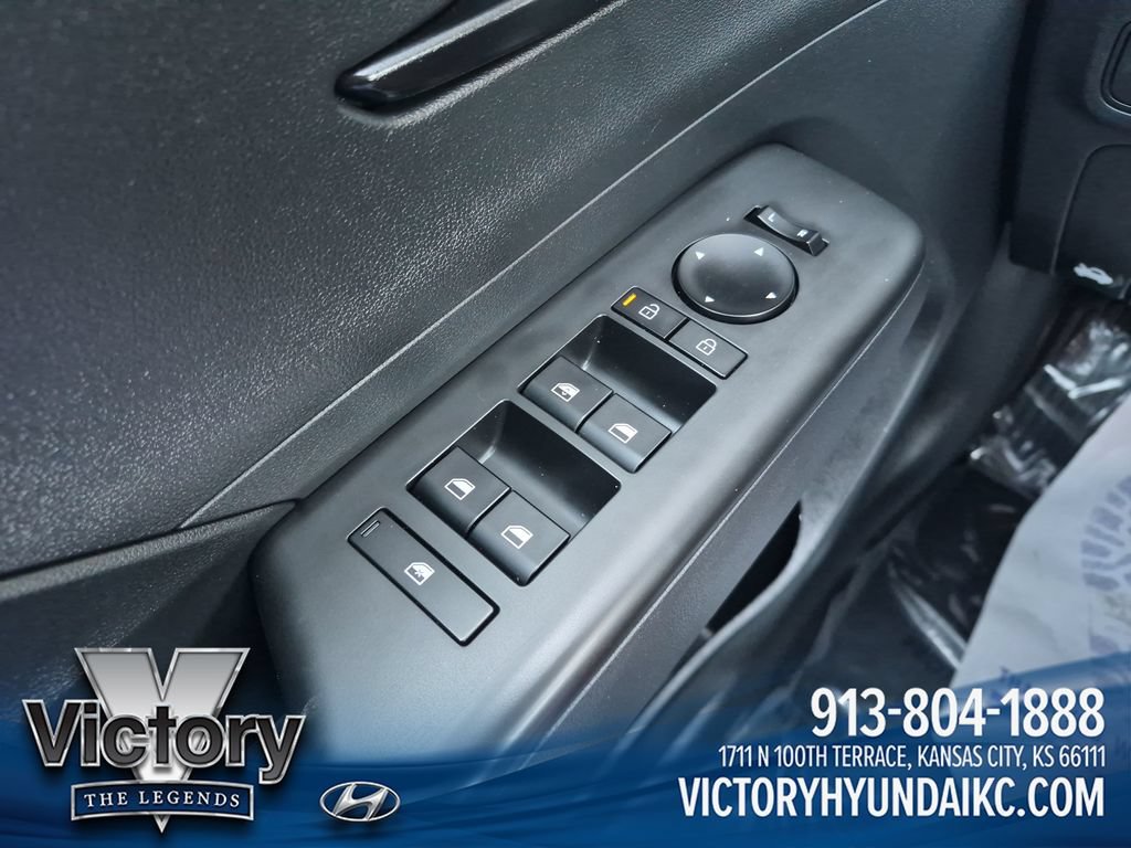 Used 2025 Hyundai Kona SEL FWD image 11