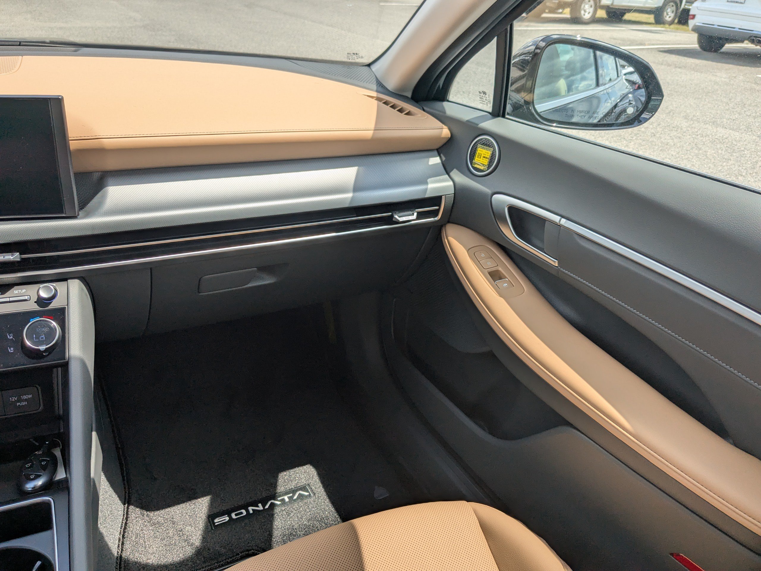 New 2025 Hyundai Sonata Limited FWD image 16