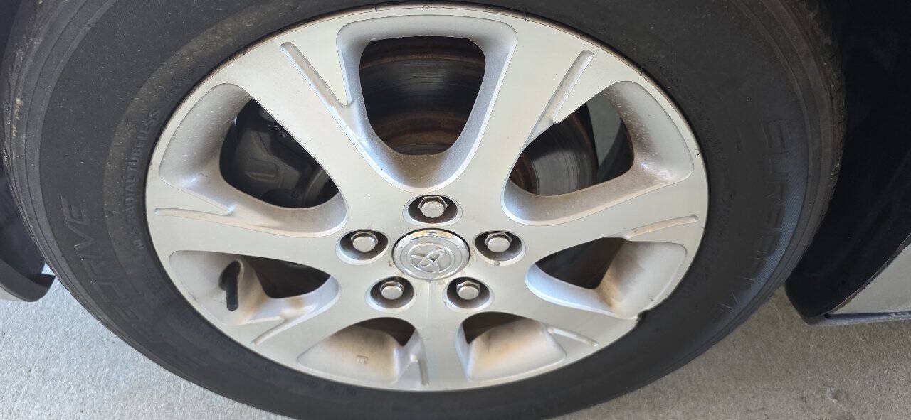 Used 2005 Toyota Camry LE FWD image 25