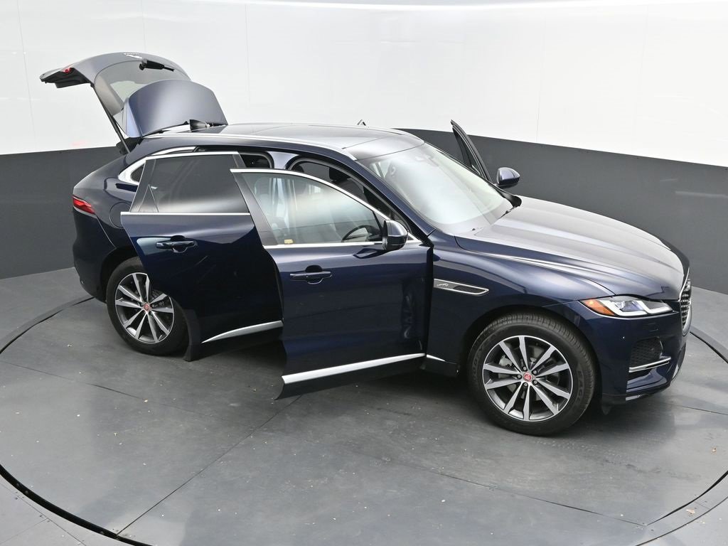 Used 2023 Jaguar F-PACE S image 39