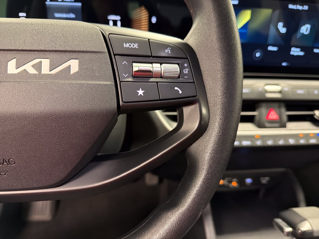 Used 2025 Kia K4 FWD image 29