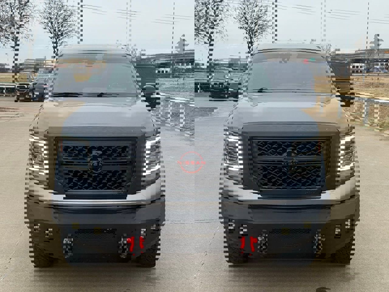 Used 2023 Nissan Titan PRO-4X w/ Pro-4x Convenience Package image 2