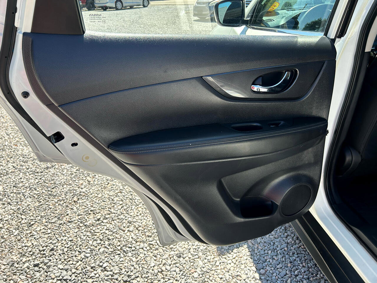 Used 2017 Nissan Rogue S image 12