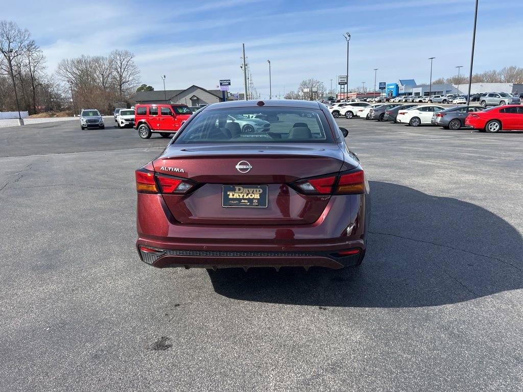 Used 2025 Nissan Altima 2.5 SV image 5