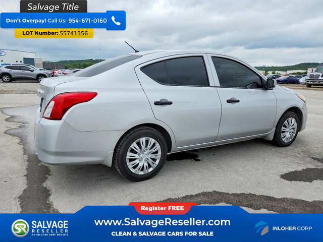 Used 2018 Nissan Versa S FWD image 4