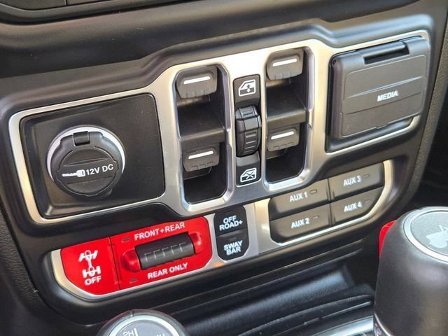 Used 2022 Jeep Wrangler Unlimited Rubicon w/ Dual Top Group AWD/4WD image 30
