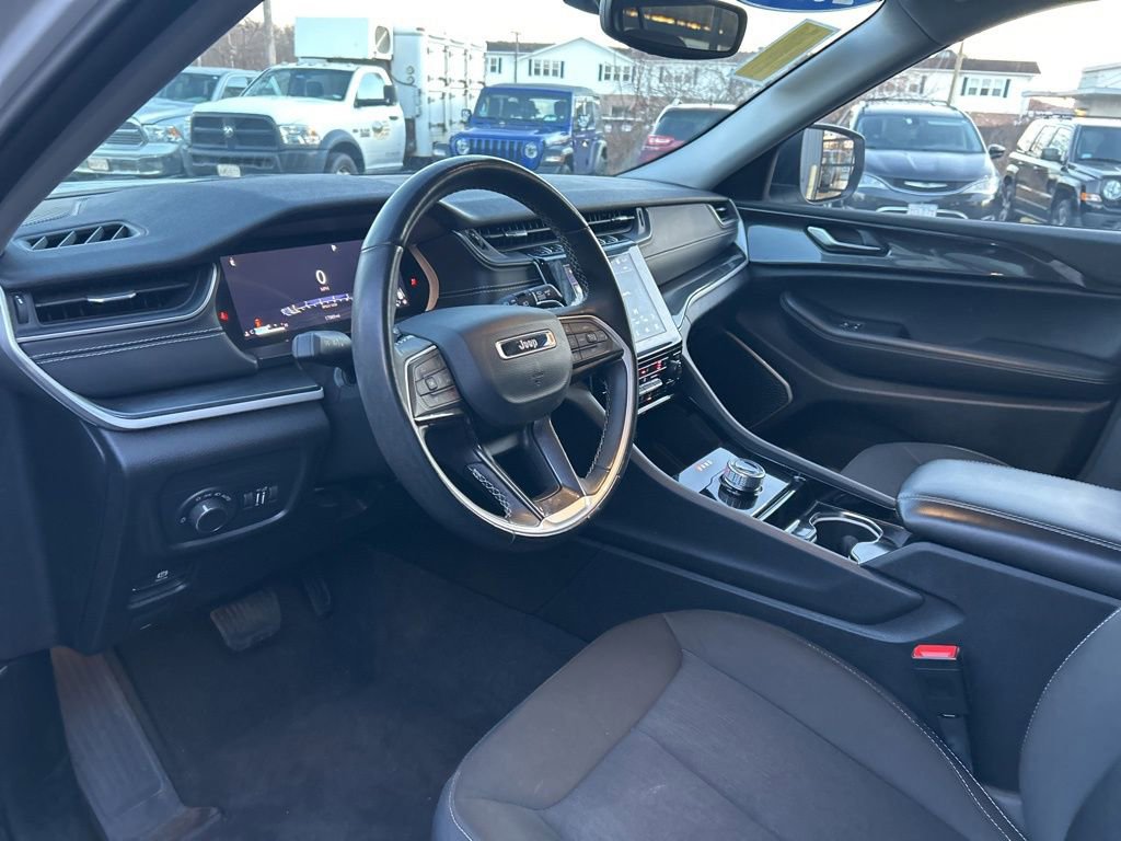 Used 2022 Jeep Grand Cherokee L Laredo w/ Luxury Tech Group I image 46