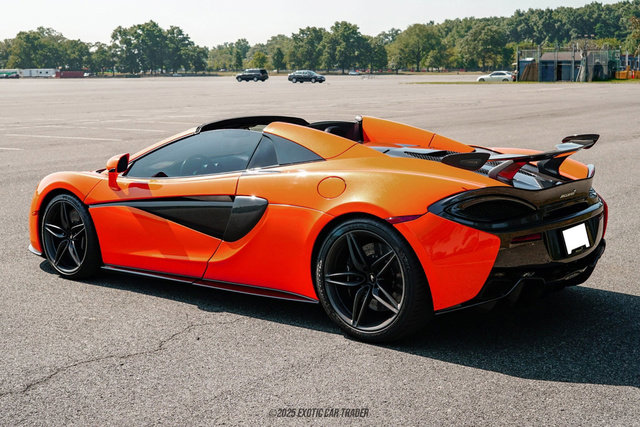 Used 2019 McLaren 570S Spider image 6