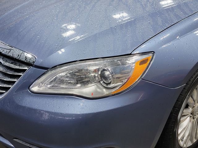 Used 2011 Chrysler 200 Limited image 9
