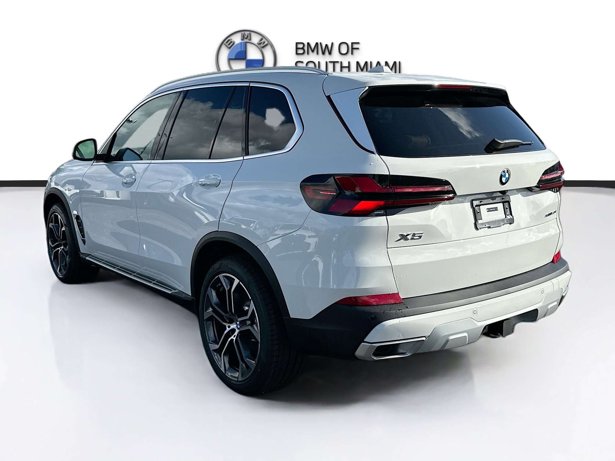 New 2026 BMW X5 sDrive40i w/ Premium Package image 4
