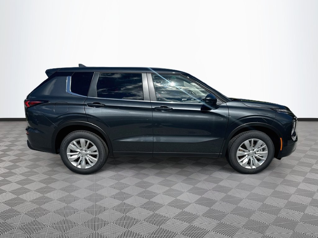 New 2026 Mitsubishi Outlander ES FWD image 4