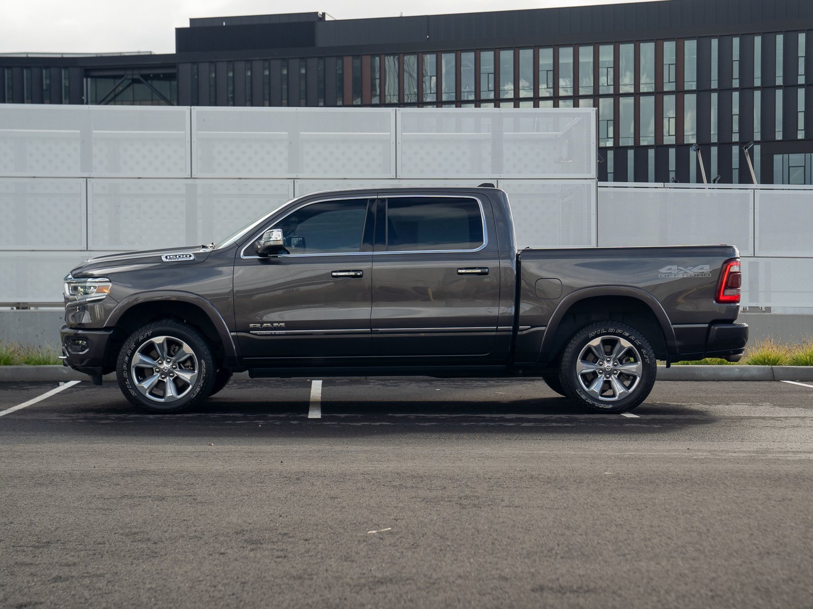 Used 2022 RAM 1500 Limited AWD/4WD image 4
