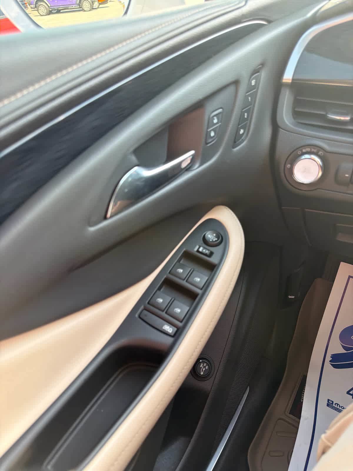 Used 2018 Buick Envision Essence FWD image 17