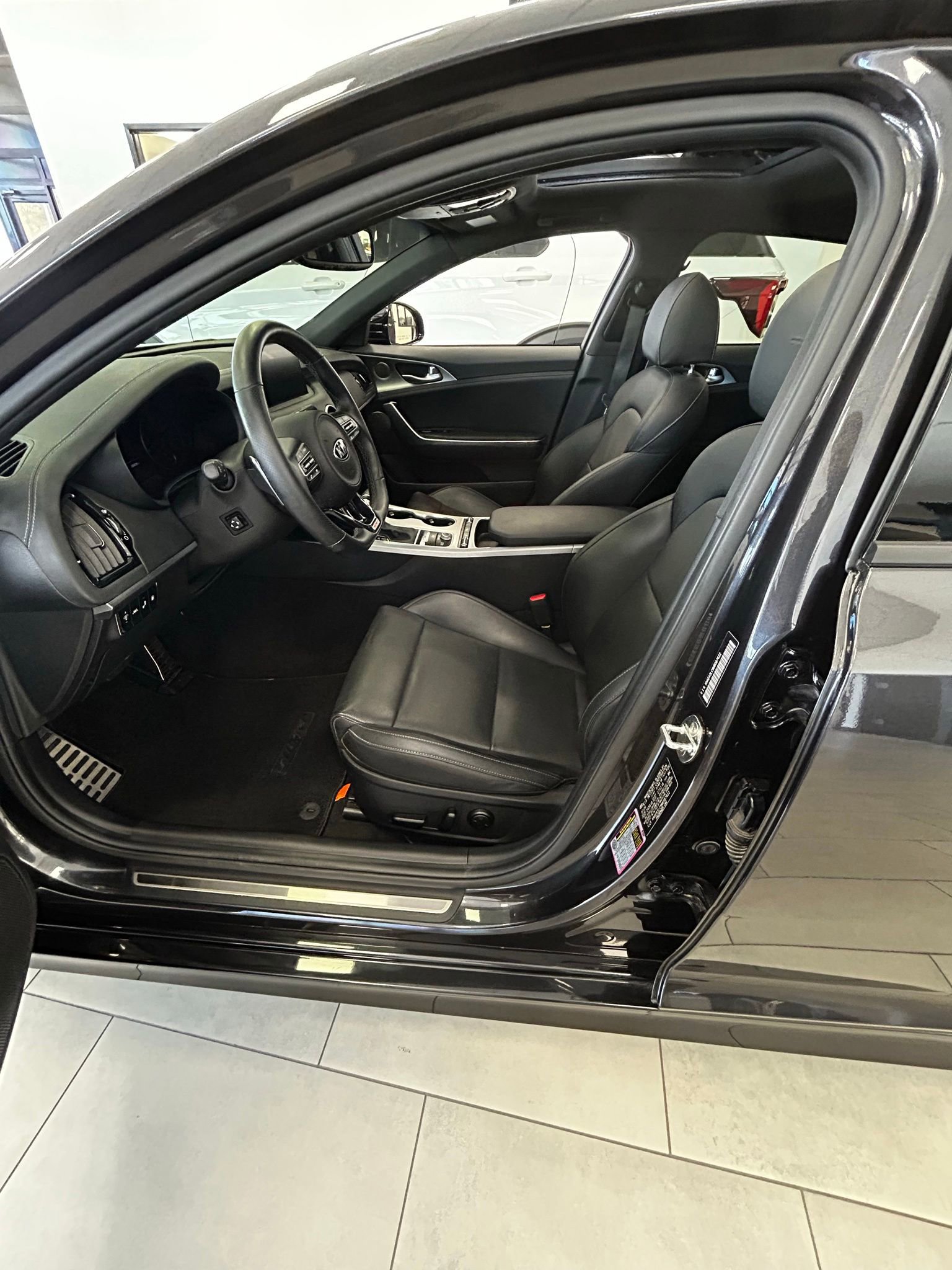 Used 2021 Kia Stinger GT1 AWD/4WD image 8
