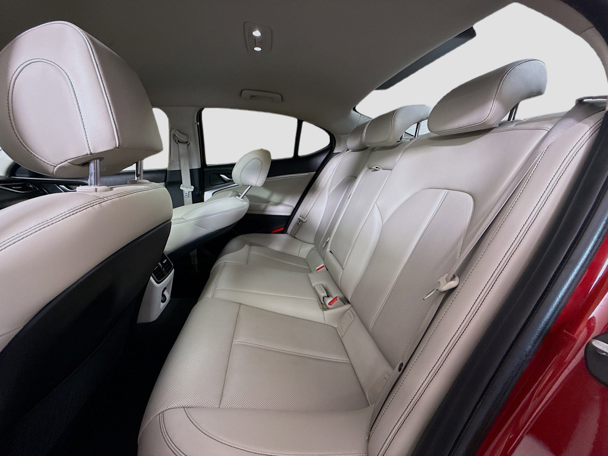 Used 2020 Genesis G70 2.0T image 25