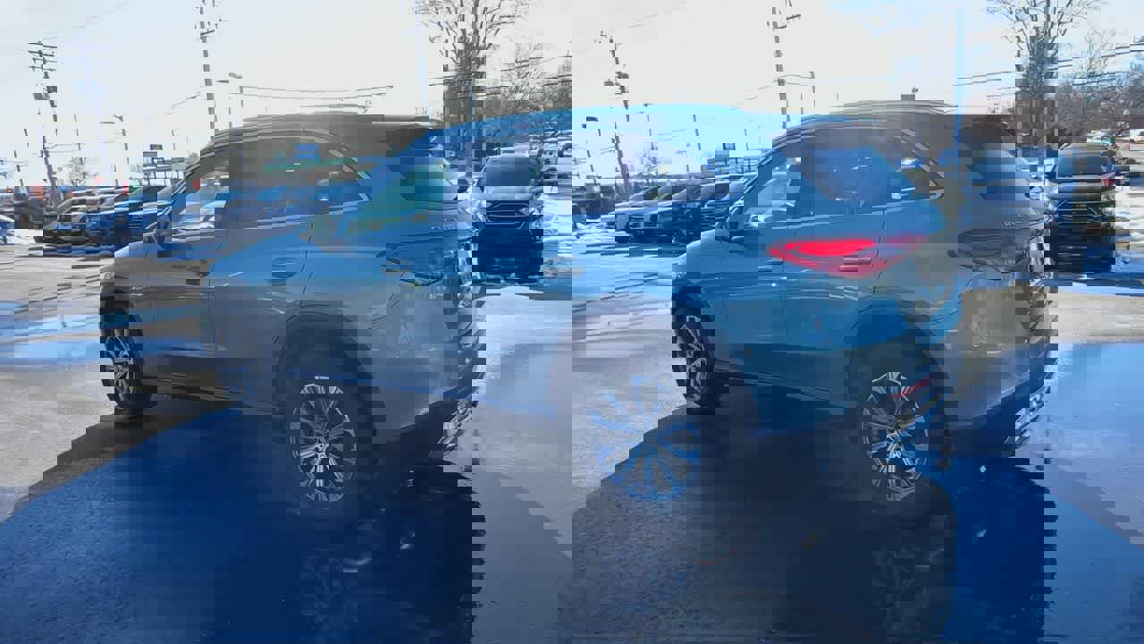 Used 2025 Mercedes-Benz GLC 300 4MATIC image 6