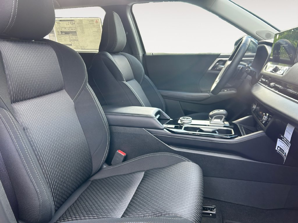 New 2026 Mitsubishi Outlander ES AWD/4WD image 15