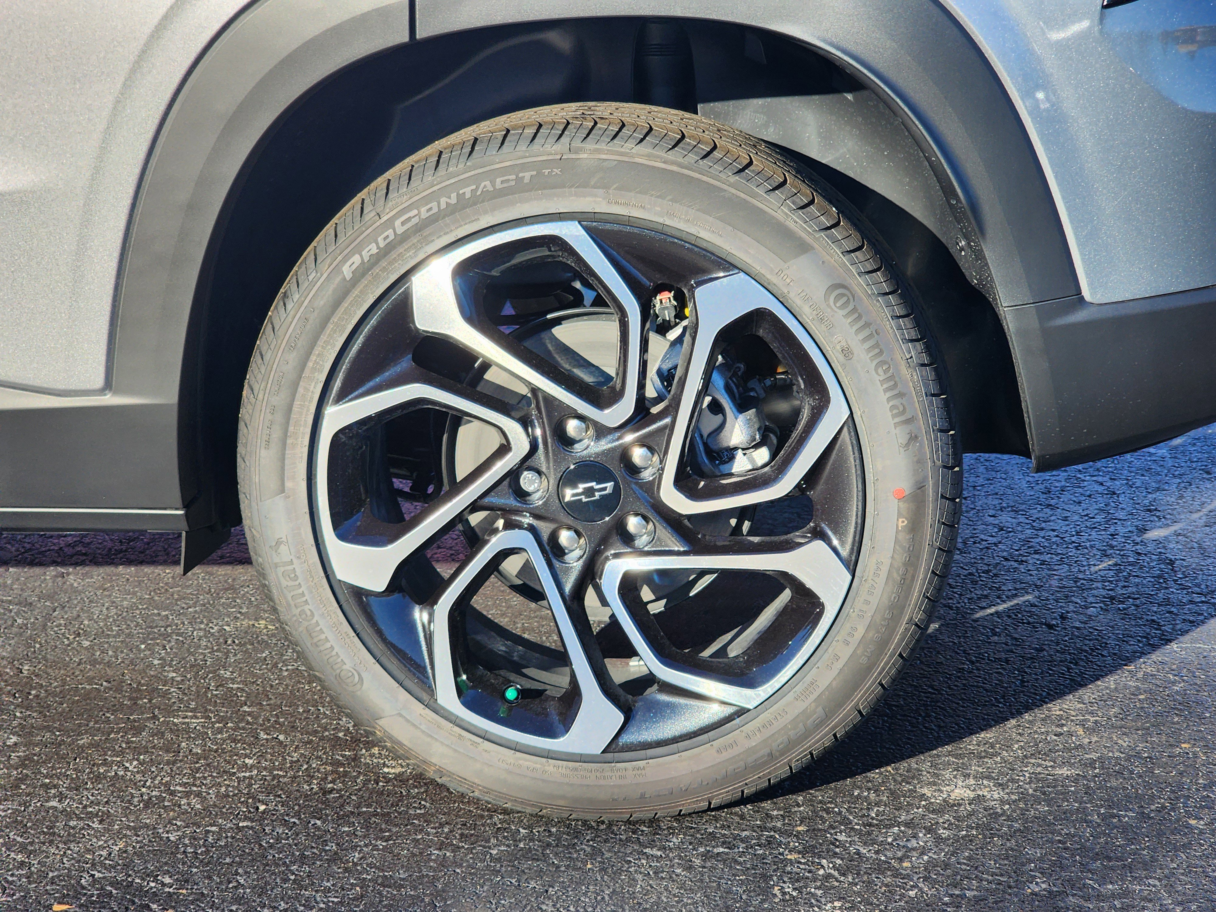 New 2026 Chevrolet Trax RS w/ Sunroof Package image 9