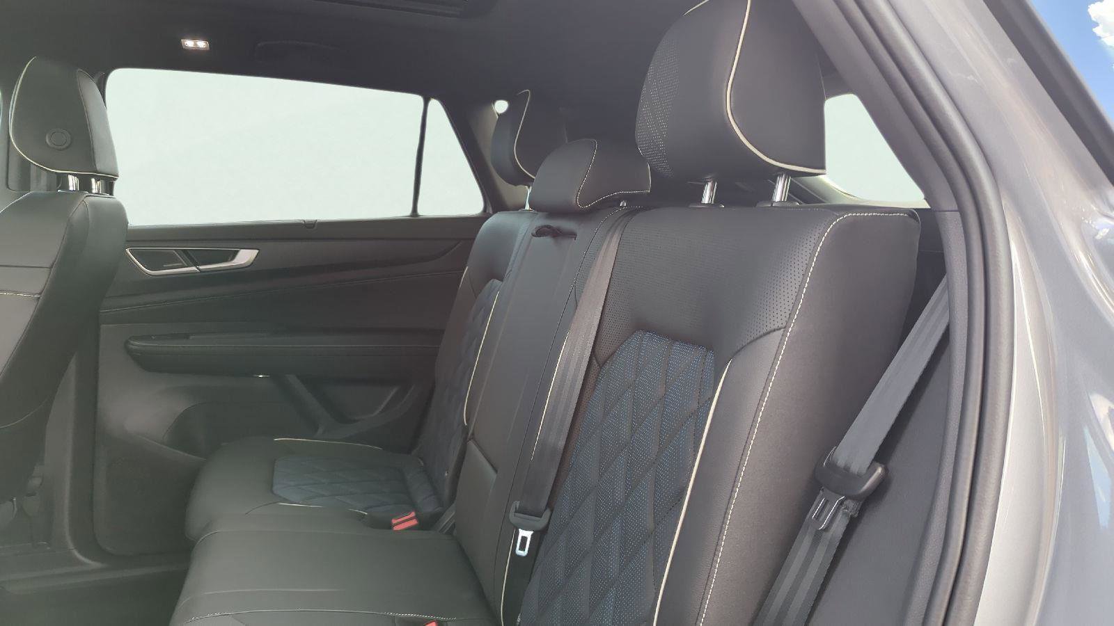 New 2026 Volkswagen Atlas Cross Sport SEL Premium R-Line image 15