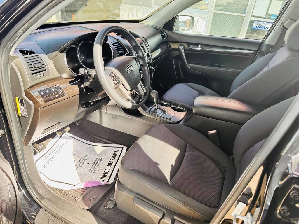 Used 2011 Kia Sorento LX w/ Convenience Pkg image 11