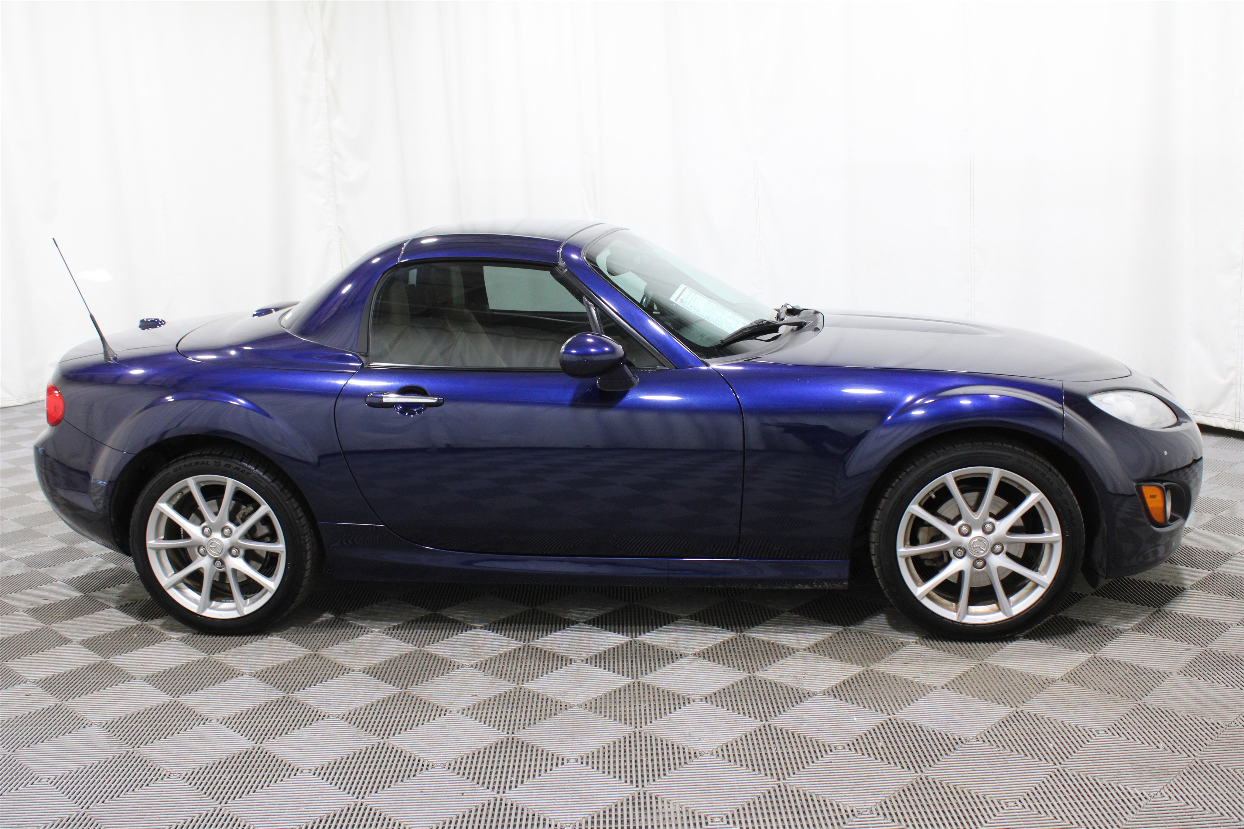 Used 2010 MAZDA MX-5 Miata Grand Touring w/ Premium Pkg image 24