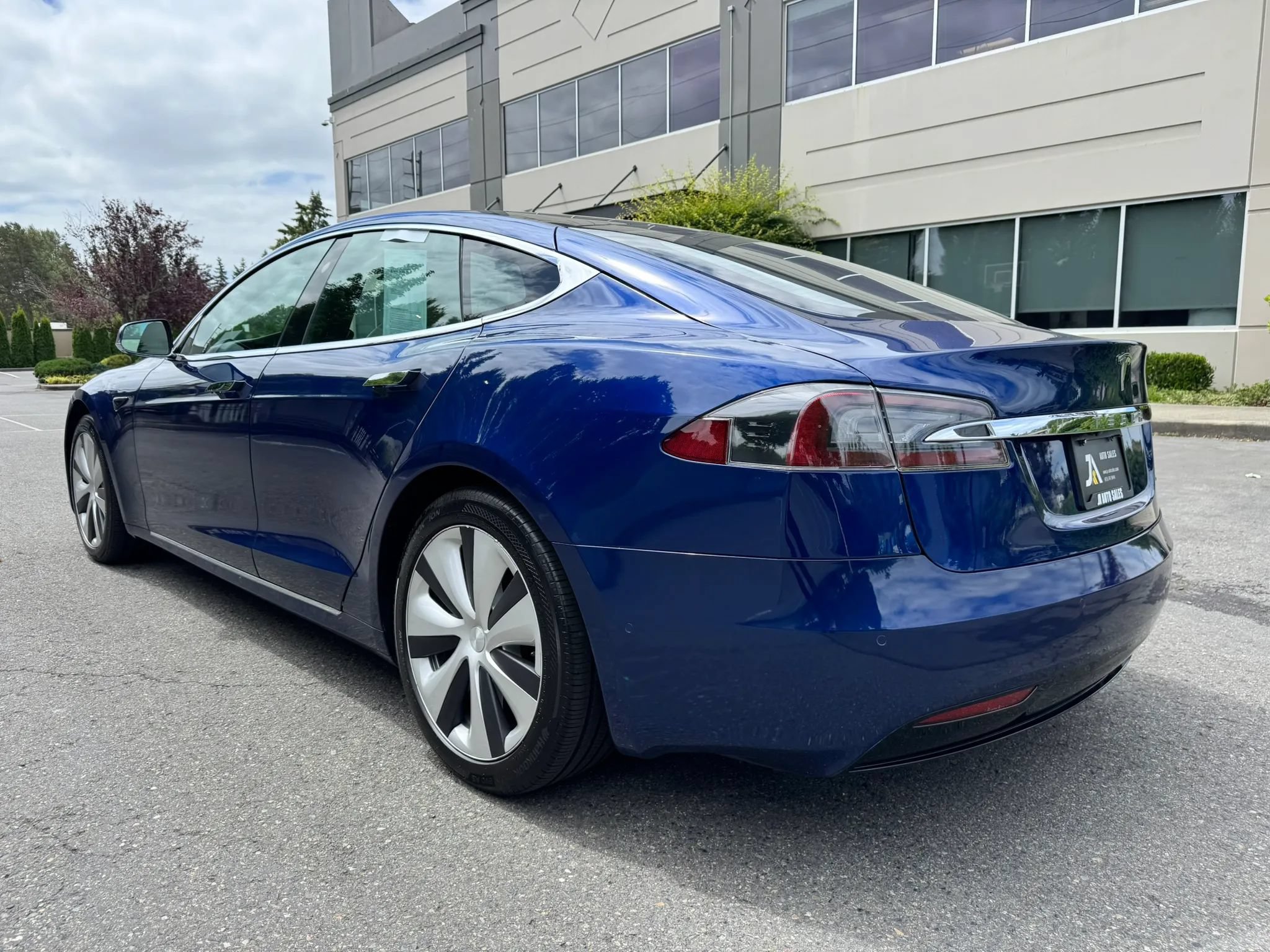 Used 2020 Tesla Model S Long Range Plus AWD/4WD image 7