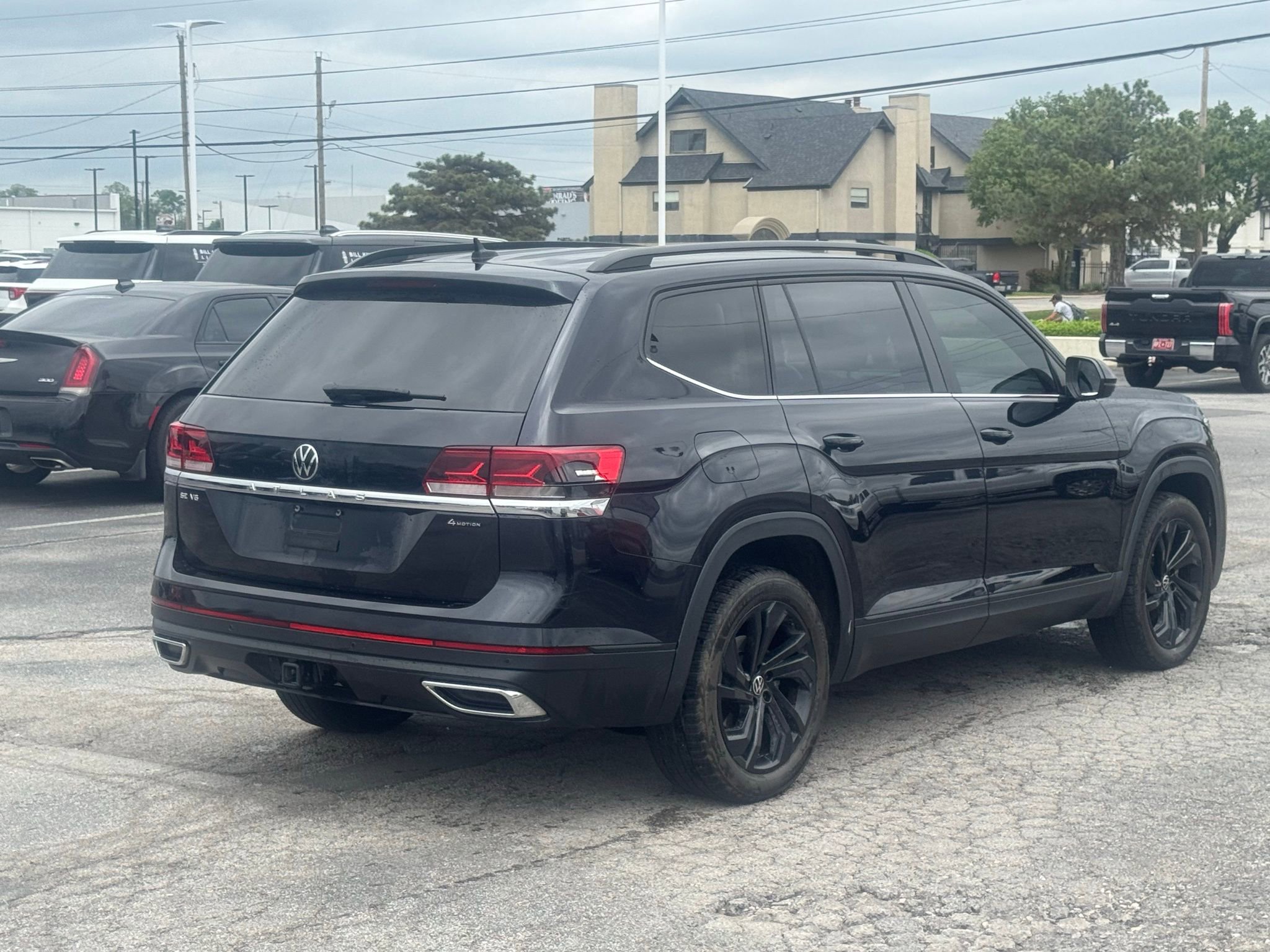 Used 2023 Volkswagen Atlas SE AWD/4WD image 3
