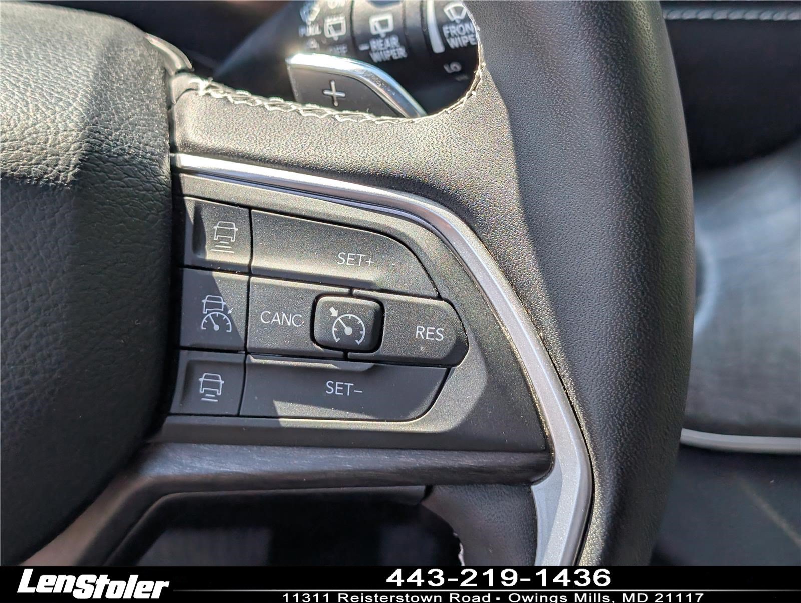 Used 2023 Jeep Grand Cherokee L Limited AWD/4WD image 27
