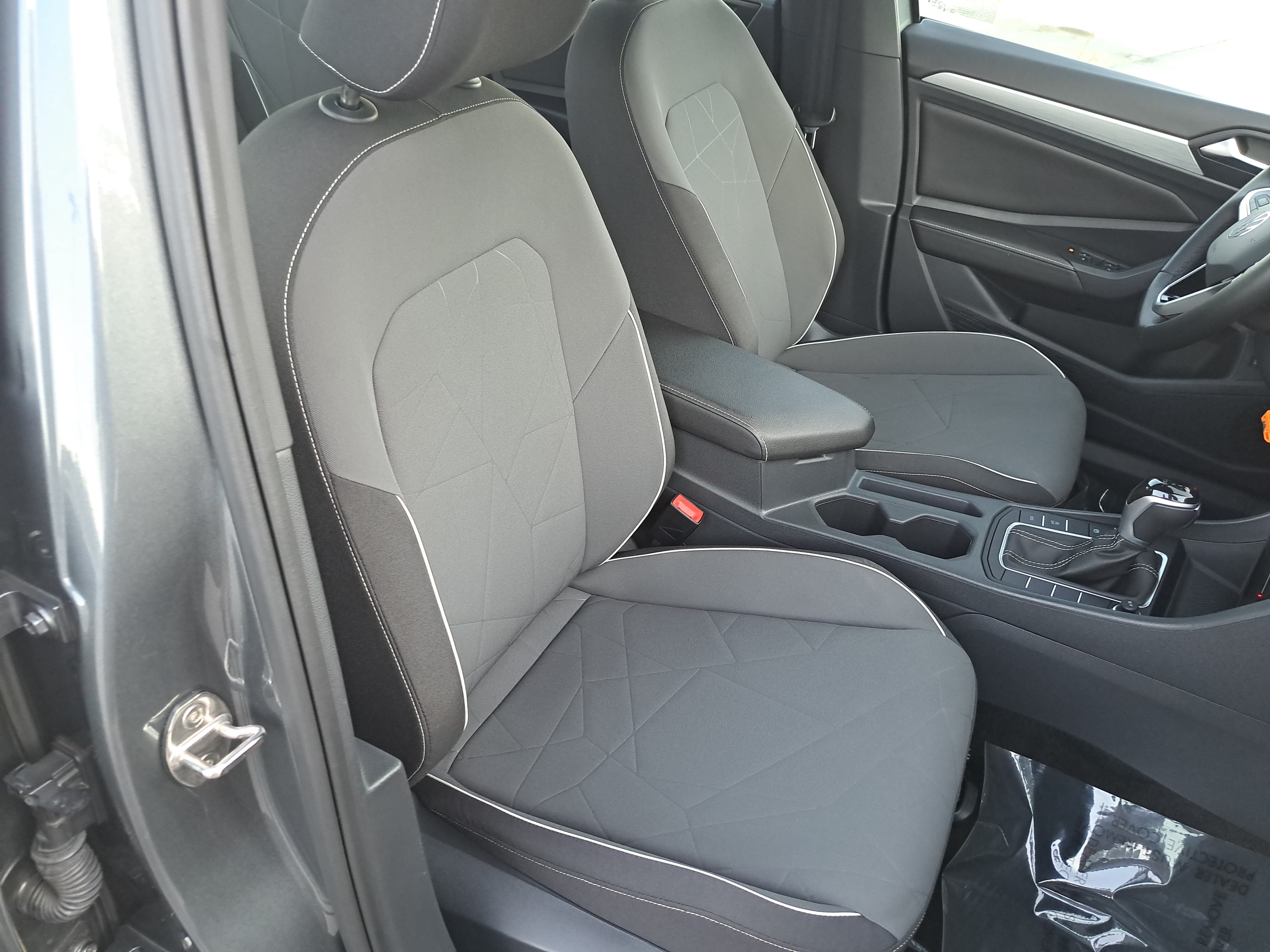 Certified 2025 Volkswagen Jetta Sport FWD image 10