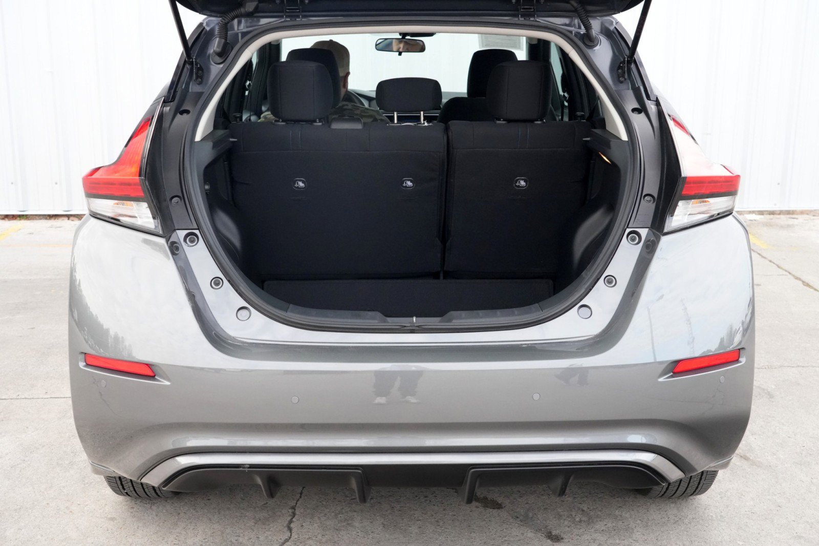 Used 2025 Nissan Leaf S image 8