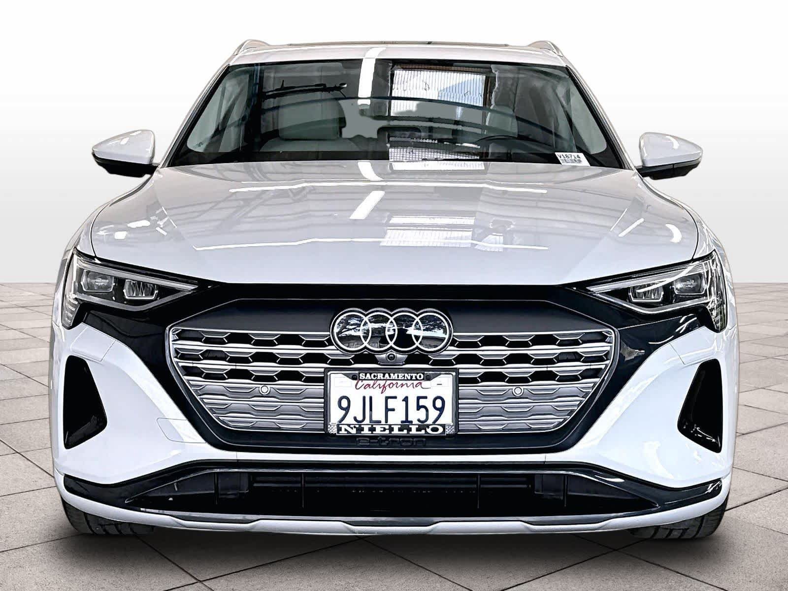 Used 2024 Audi Q8 e-tron Premium Plus AWD/4WD image 2
