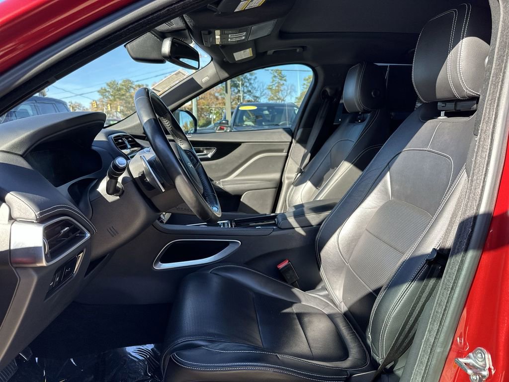 Used 2018 Jaguar F-PACE R-Sport image 11