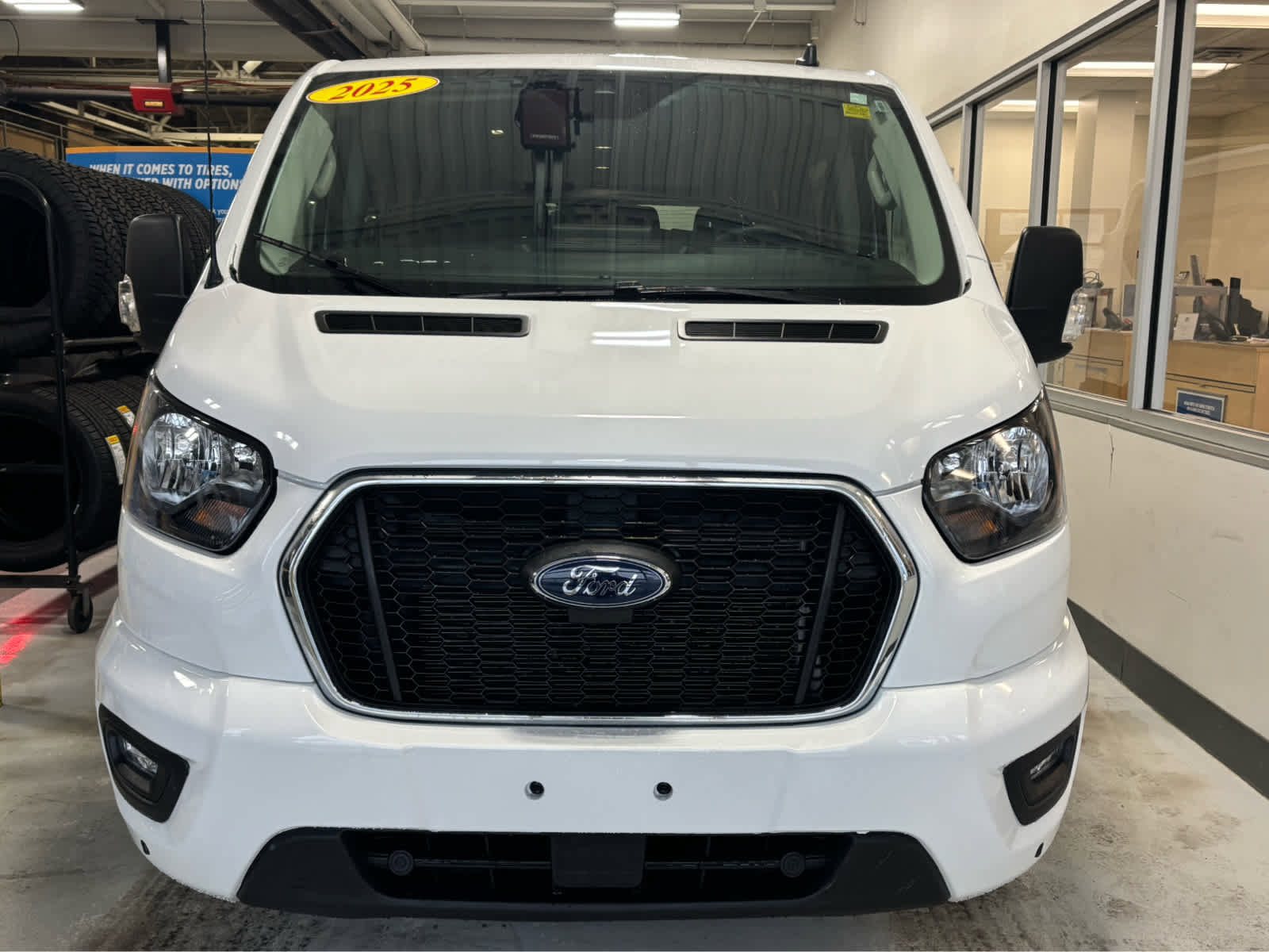 Used 2025 Ford Transit 350 XLT image 4