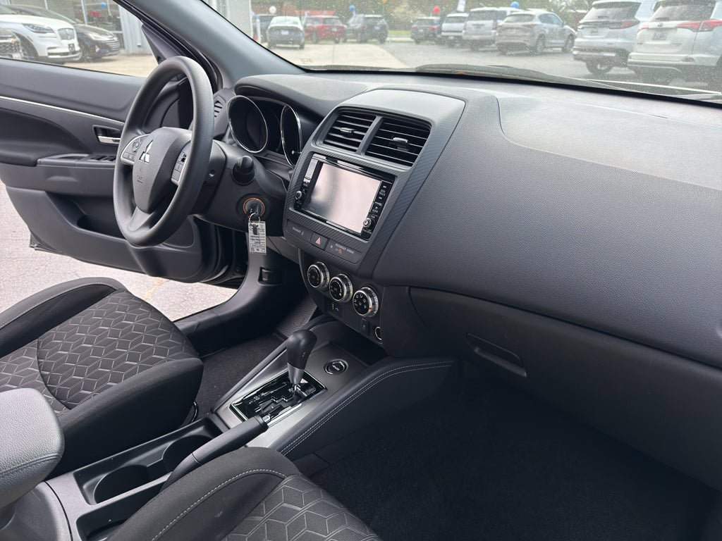Used 2025 Mitsubishi Outlander Sport ES AWD/4WD image 27