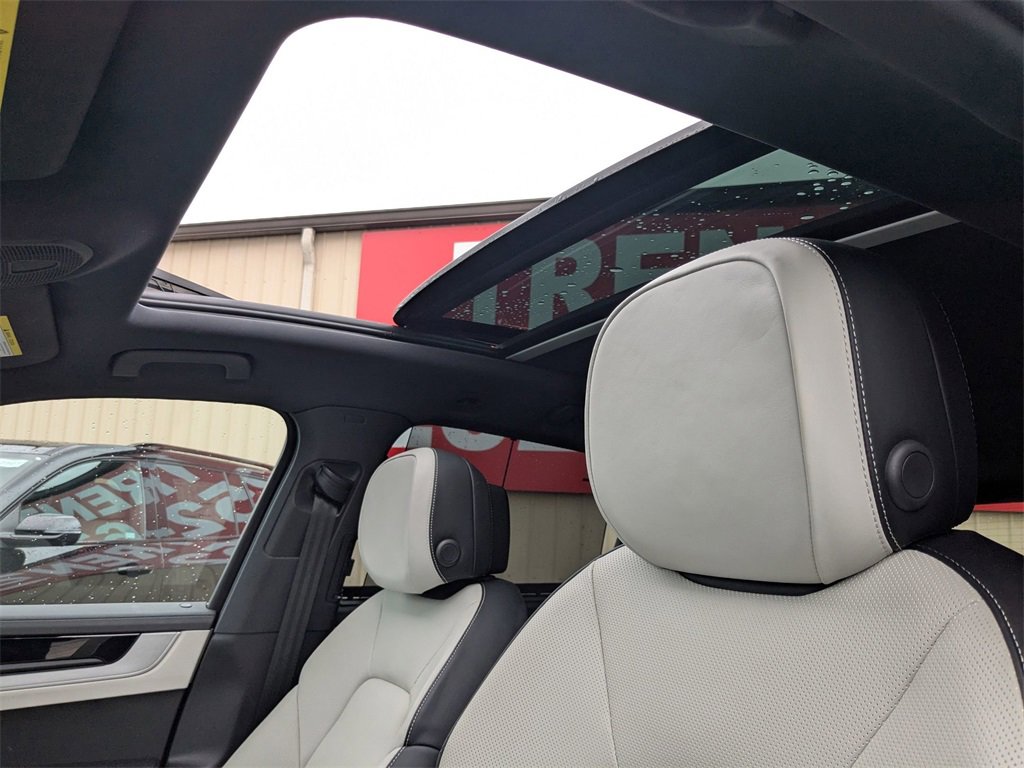 Used 2024 Porsche Cayenne S image 24